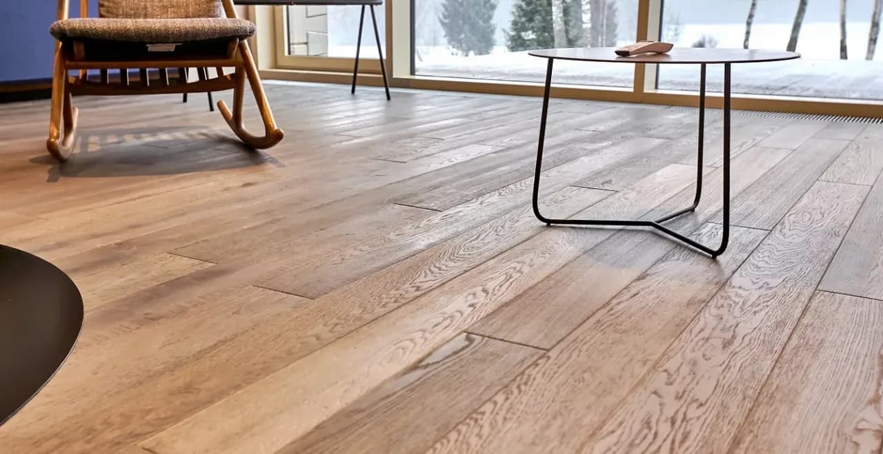 Czym przykleić parkiet do betonu? Poznaj najlepsze metody i kleje