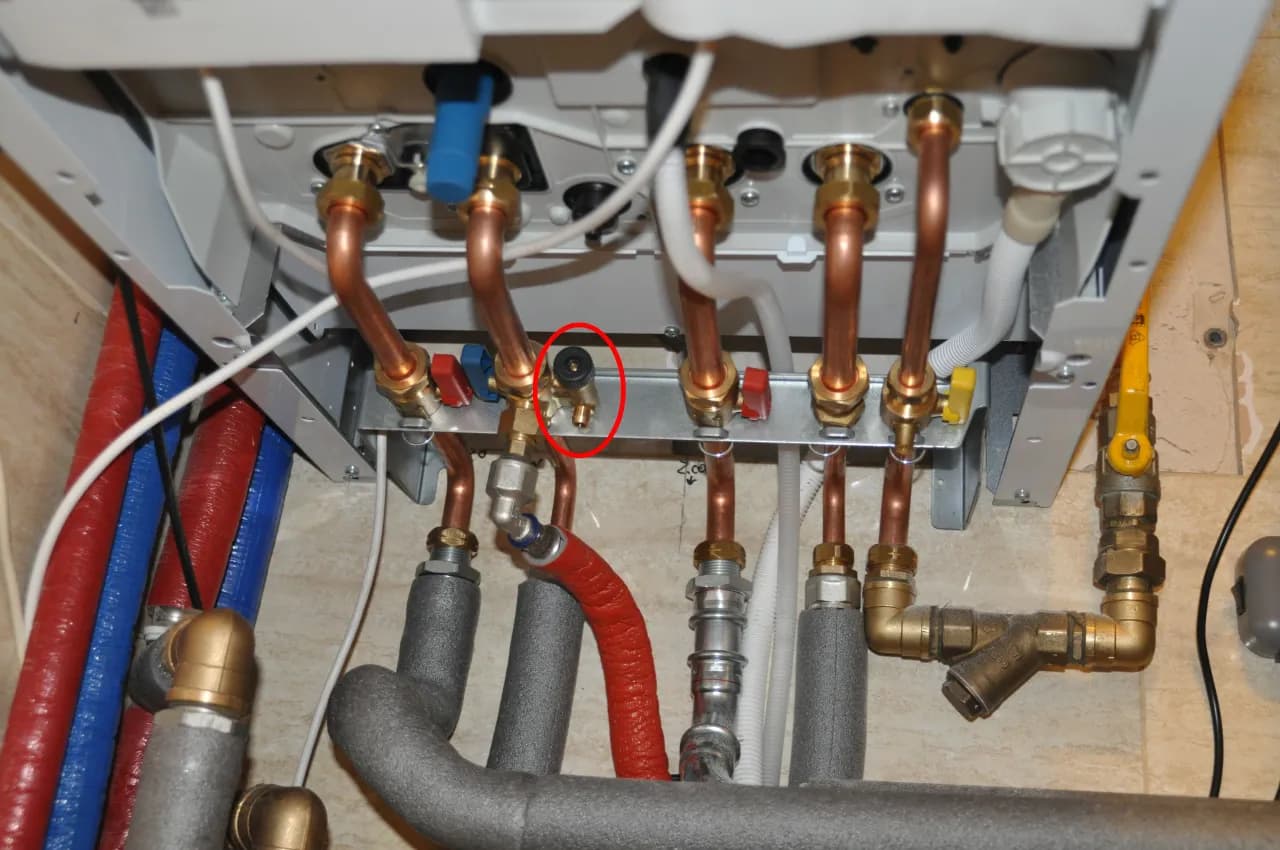 Piec Saunier Duval Isotwin Condens: Wydajny system grzewczy