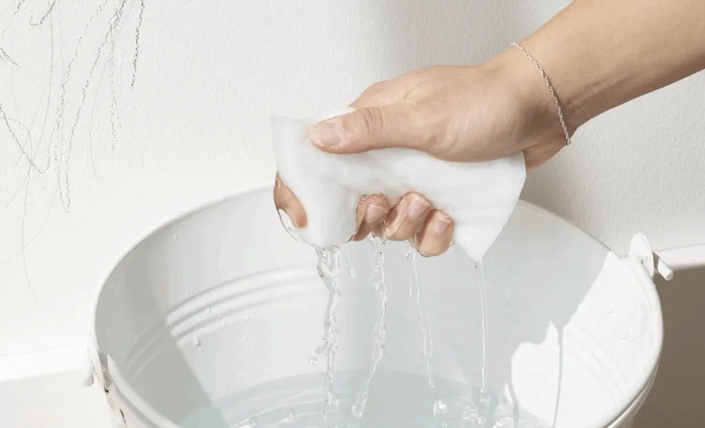 Skuteczne sposoby na zmycie ołówka z mebli bez uszkodzeń