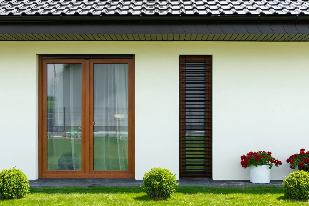 Jakie parapety zewnętrzne będą idealne do okien złoty dąb?