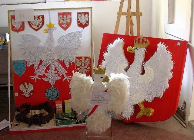 Jak zrobić orła ze styropianu - proste kroki do efektownej dekoracji