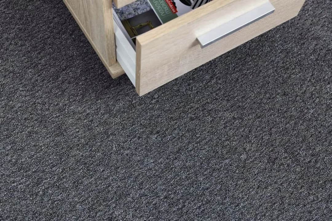 Wykładzina biurowa w kostkach: Trwałość i funkcjonalność