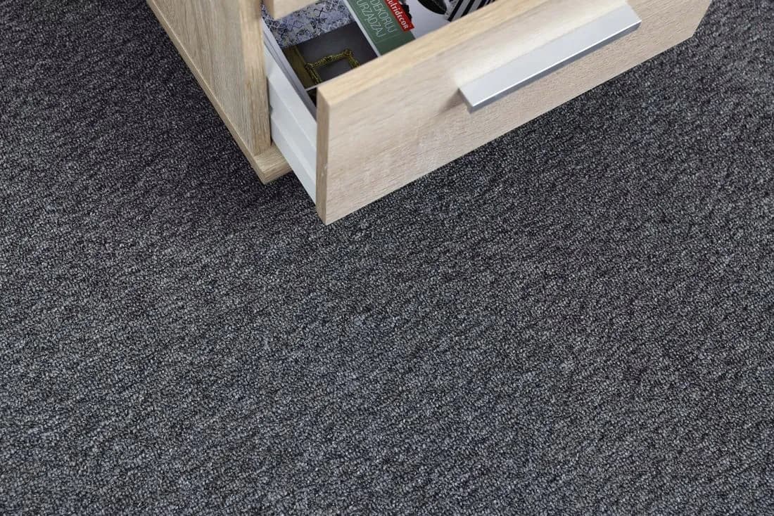 Wykładzina biurowa w kostkach: Trwałość i funkcjonalność