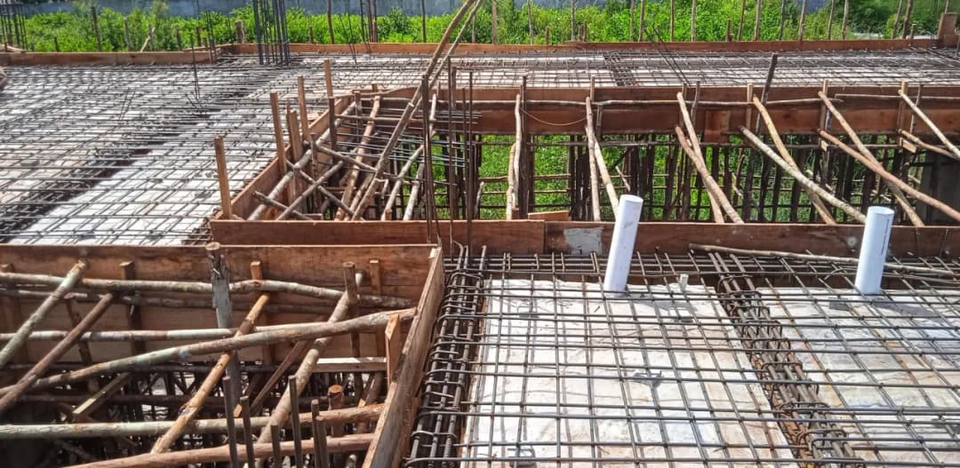 Szalunek tracony ławy fundamentowej: Zalety i zastosowanie