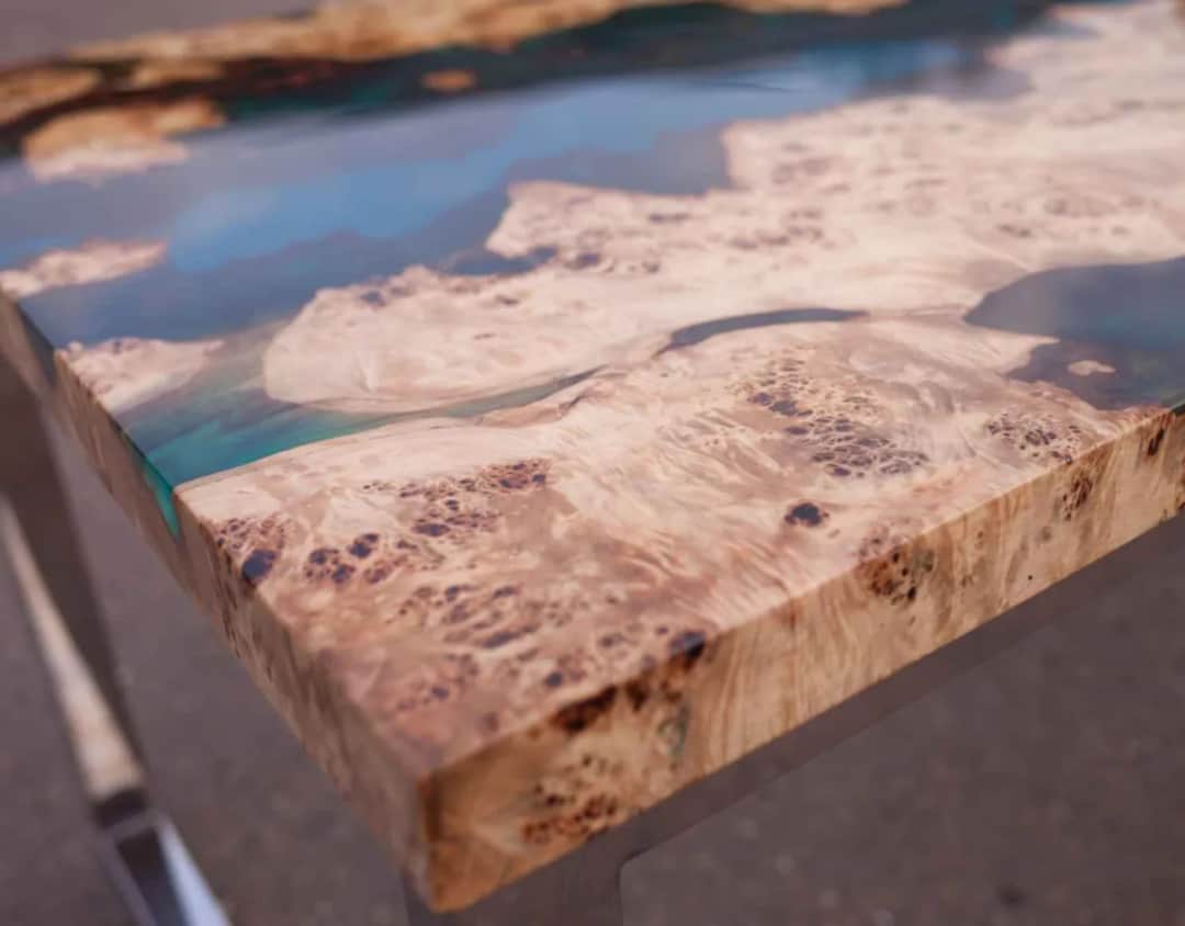 Żywica epoksydowa na blat: jak stworzyć trwały i stylowy efekt