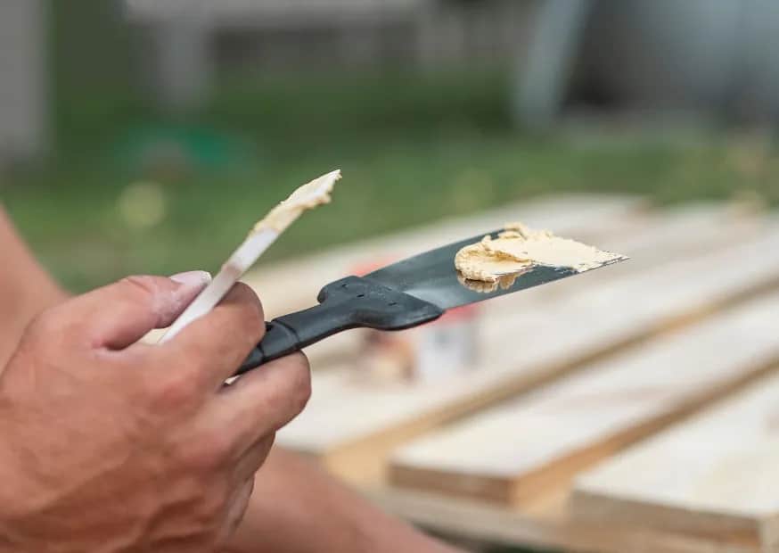 Jak prawidłowo nałożyć kit do parkietu - kluczowe wskazówki i porady
