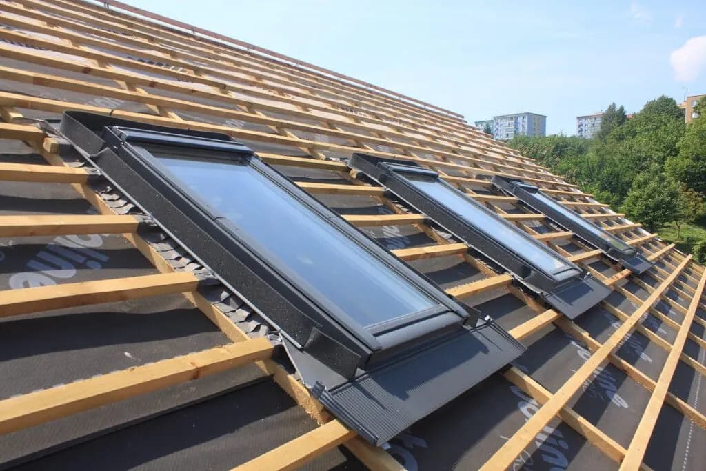 Veka okna dachowe: komfort, bezpieczeństwo i energooszczędność