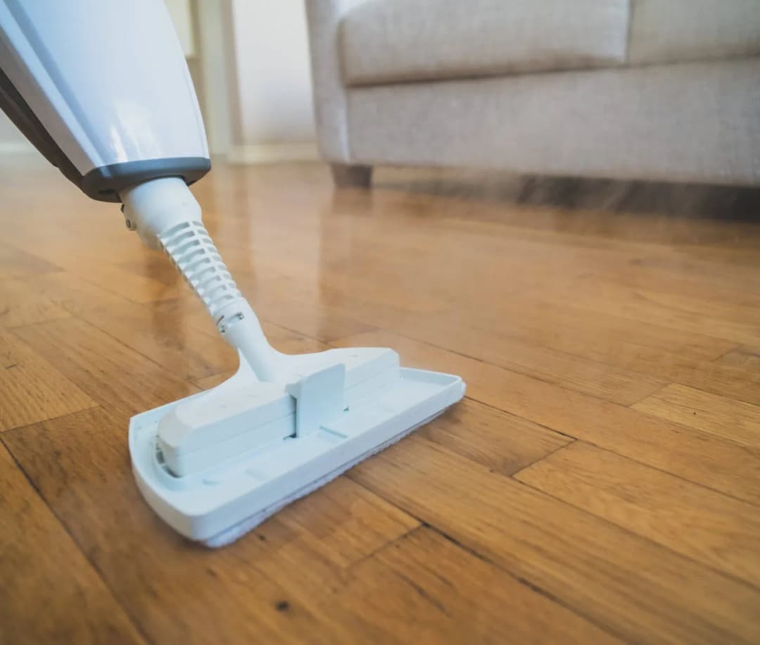 Czy mop parowy nadaje się do parkietu? Bezpieczne czyszczenie drewnianych podłóg