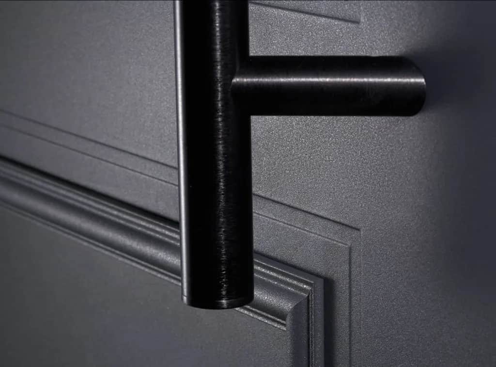 Zamek rolkowy do drzwi z pochwytem: jak wybrać idealny model?